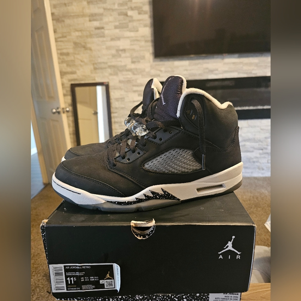 Jordan Retro 5 Mens 11.5 Oreo - Picture 4 of 5